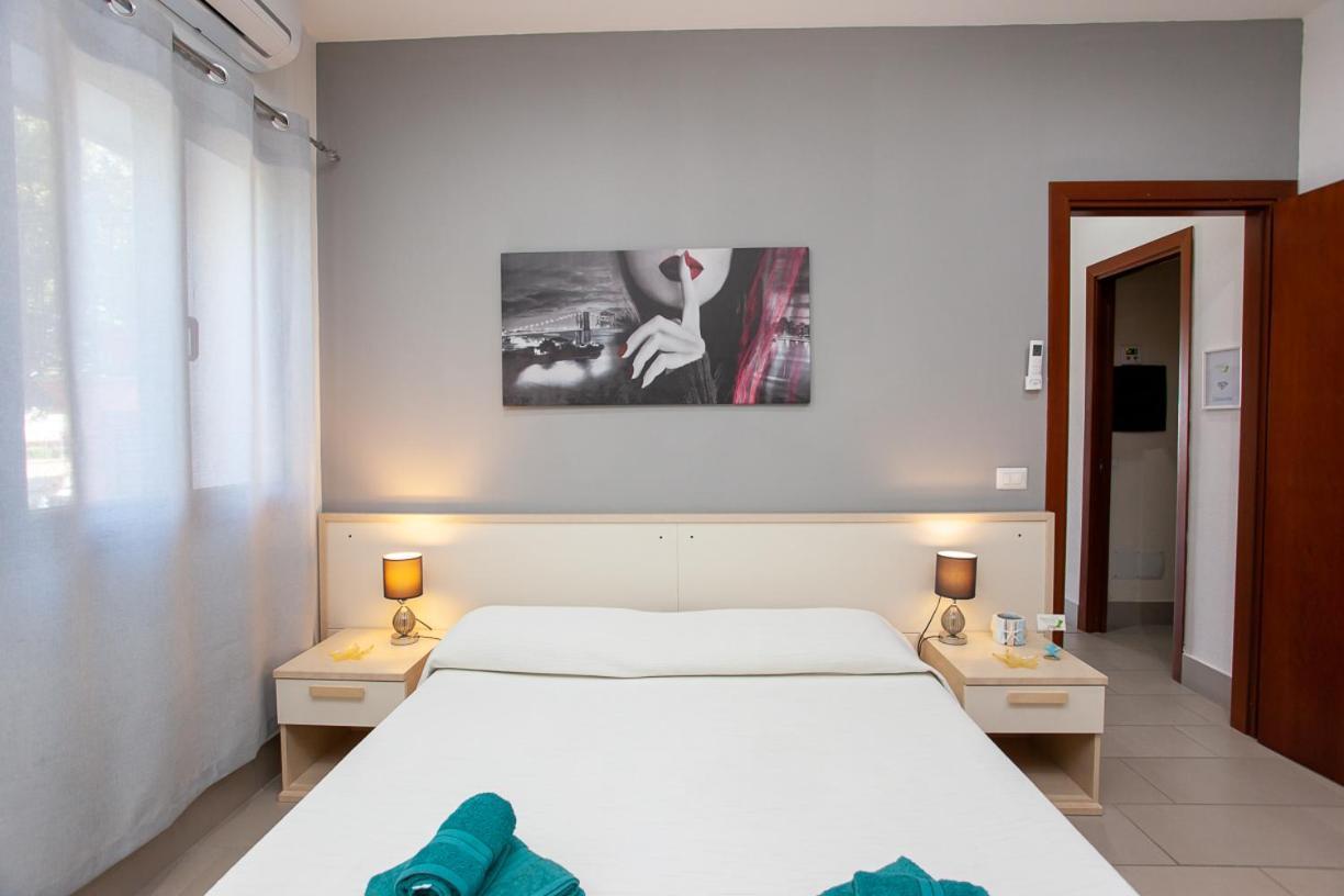 Mivida "Le Stanze Di Ada" Bed & Breakfast San Teodoro  Dış mekan fotoğraf