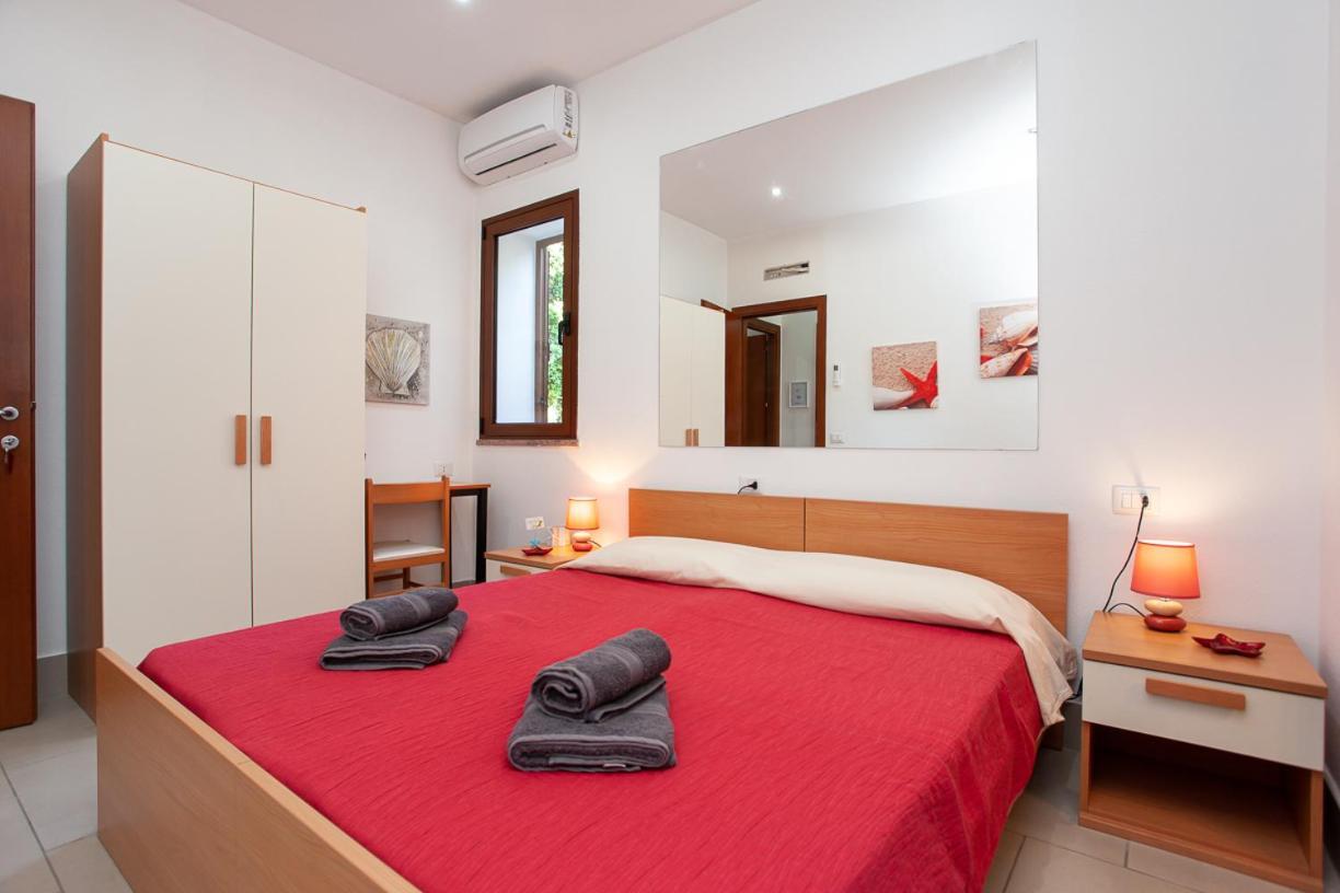 Mivida "Le Stanze Di Ada" Bed & Breakfast San Teodoro  Dış mekan fotoğraf