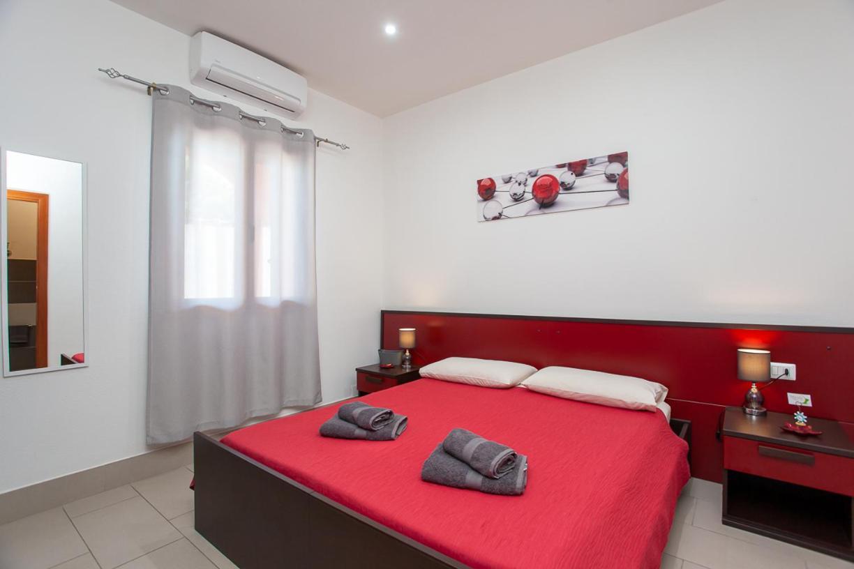 Mivida "Le Stanze Di Ada" Bed & Breakfast San Teodoro  Dış mekan fotoğraf