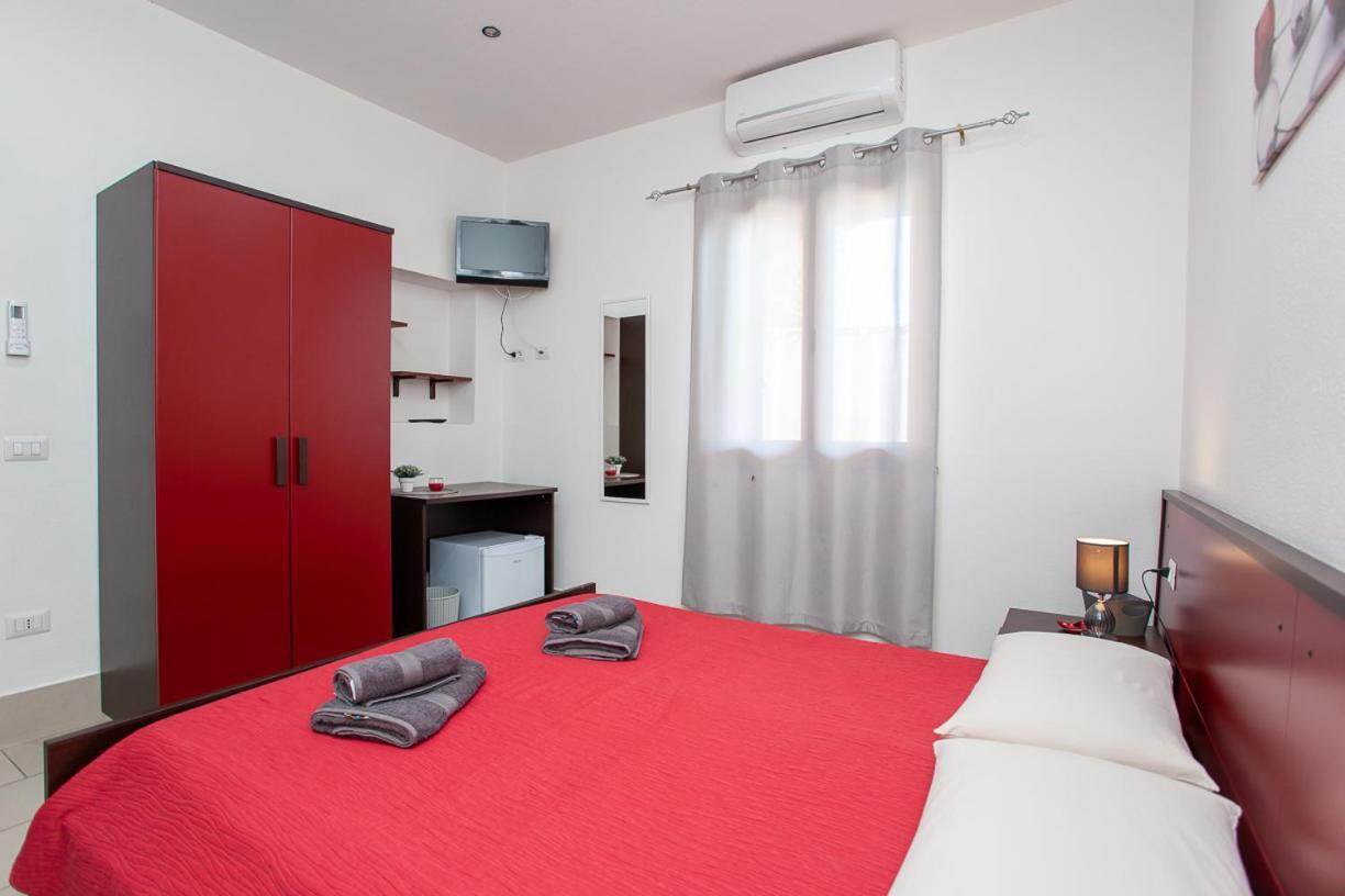 Mivida "Le Stanze Di Ada" Bed & Breakfast San Teodoro  Dış mekan fotoğraf