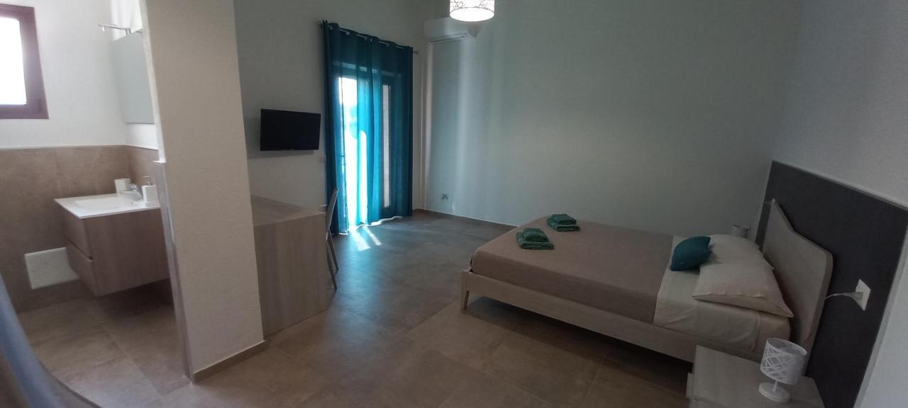 Mivida "Le Stanze Di Ada" Bed & Breakfast San Teodoro  Oda fotoğraf